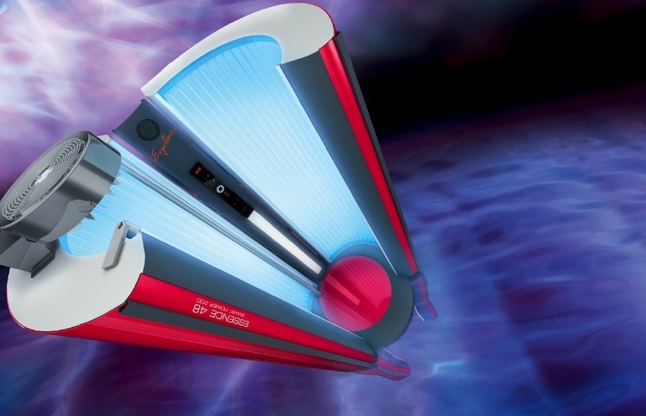 Pure Light UV lamps and interior control in the Ergoline Essence 48 PLT