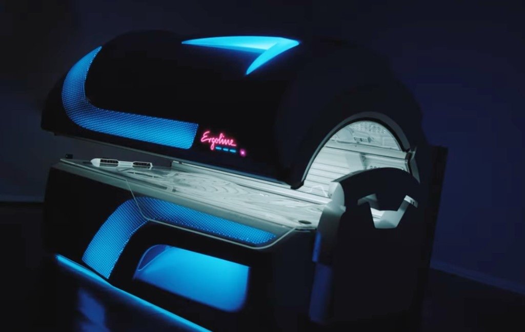 Vitality 46/3 PLT with blue LED Light Show and Ergoline branding