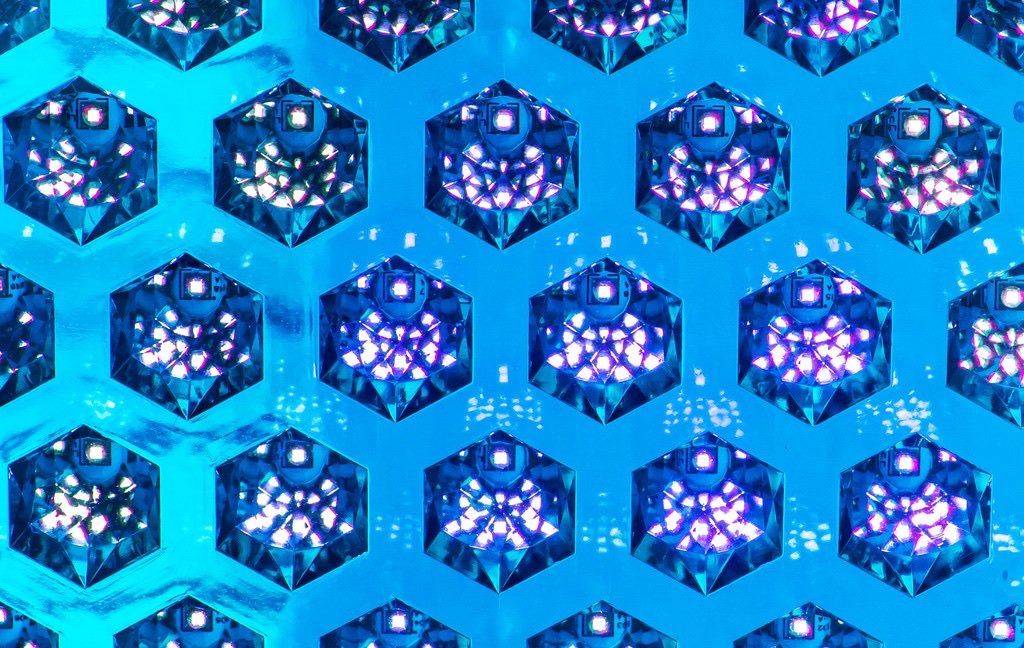 Spectra LED facial array on the Ergoline Pulse 40/3 PLT