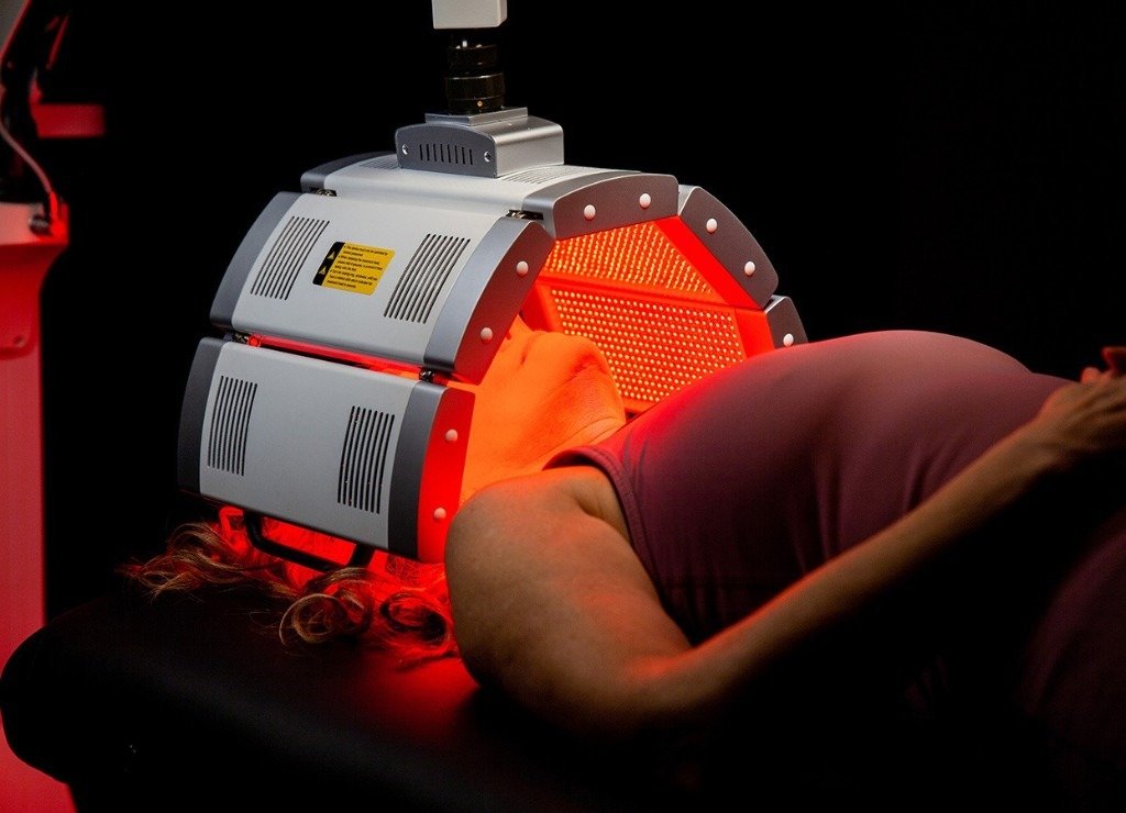Client receiving a POLY Pro 5-panel red light treatment